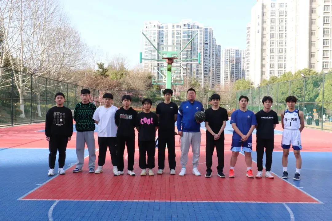 职业球员如何通过联赛提升竞技水平_1